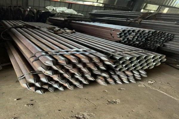 管棚<a href='https://www.lcdkj.cn/zhujiangguan/' target='_blank' title='注浆管'><strong>注浆管</strong></a>工程案例 隧道边坡加固注浆管应用实例 管棚注浆管工程案例 隧道边坡加固注浆管应用实例